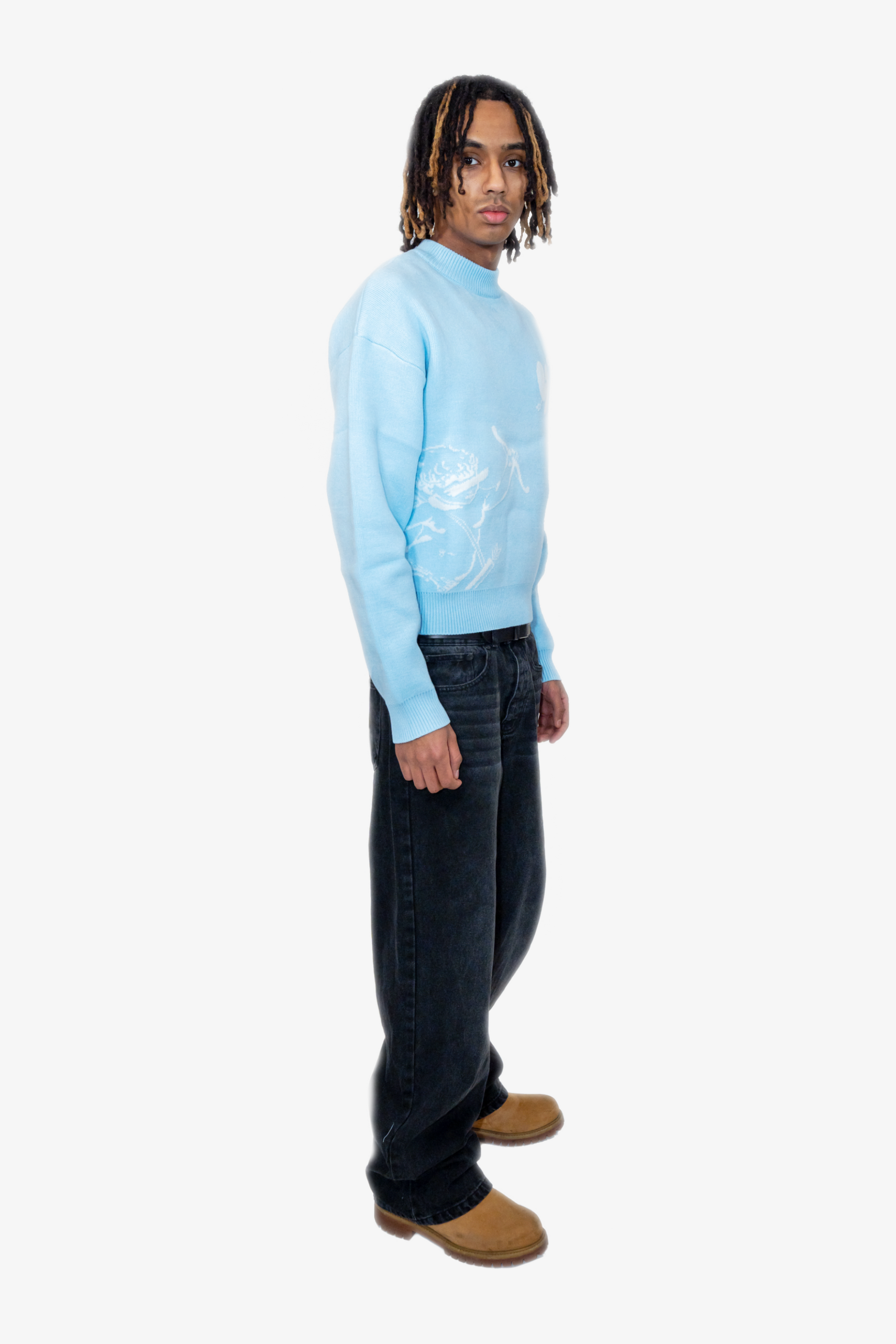 LIGHT BLUE KNITTED SWEATSHIRT WITH WHITE GRAPHIC - AMOR KNITTED SWEATER