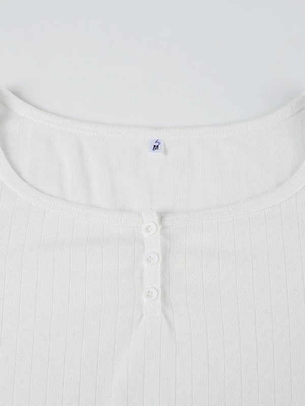 LONG SLEEVE TOP WITH CLASSIC V-NECK AND FLATTERING FIT