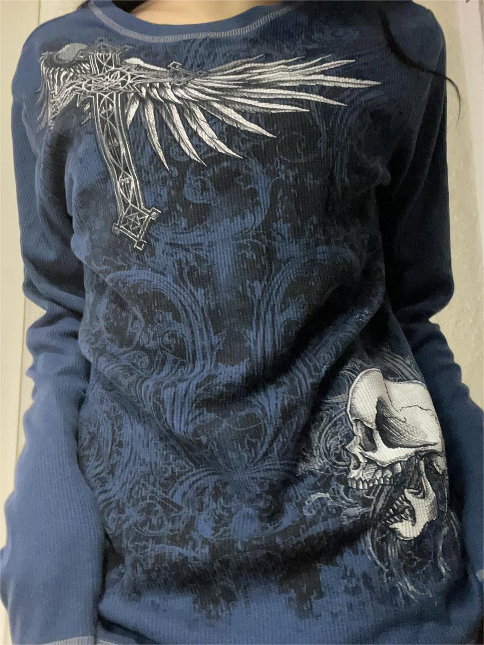 LONG-SLEEVED CREW NECK SHIRT WITH SKULL PRINT AND VINTAGE PUNK GRAPHICS