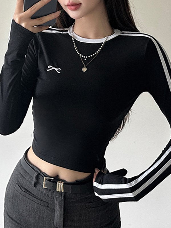 LONG-SLEEVED CROP TOP WITH BLACK STRIPES AND BOW EMBROIDERY IN Y2K STYLE