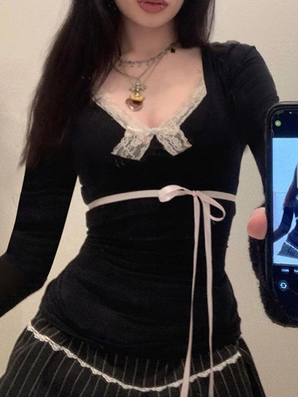 LONG-SLEEVED TOP WITH LACE AND BOW TIE DETAIL FOR ELEGANCE