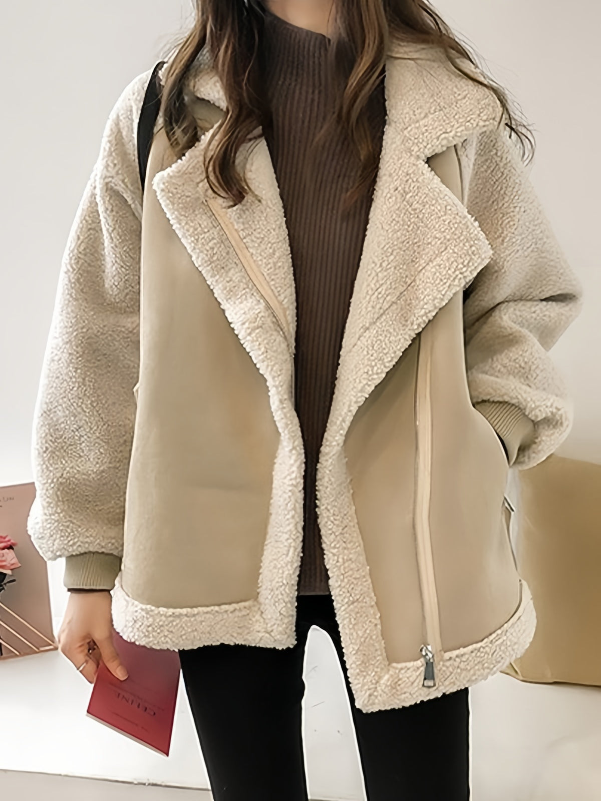 LOOSE FIT BEIGE SHERPA-TRIMMED JACKET FOR COLD WEATHER