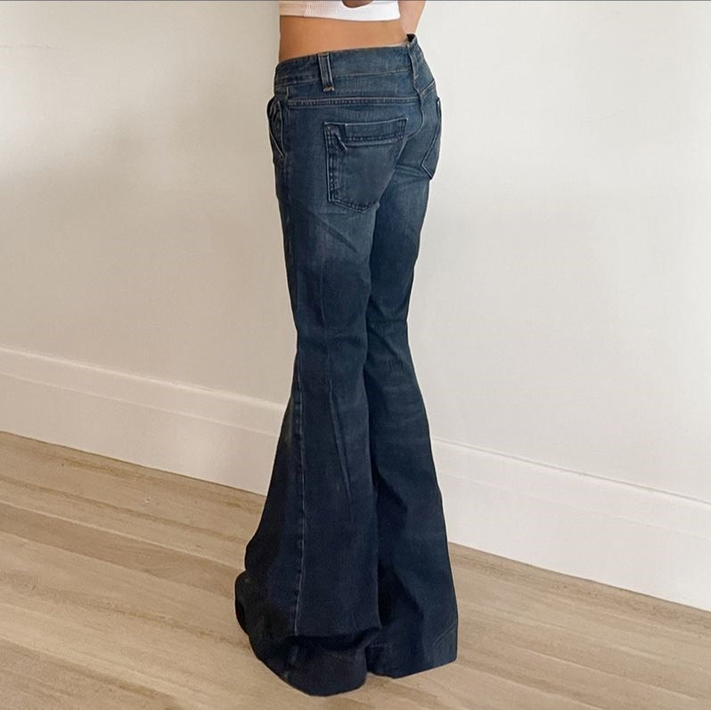 LOW-RISE FLARED JEANS WITH RETRO COTTON BLEND
