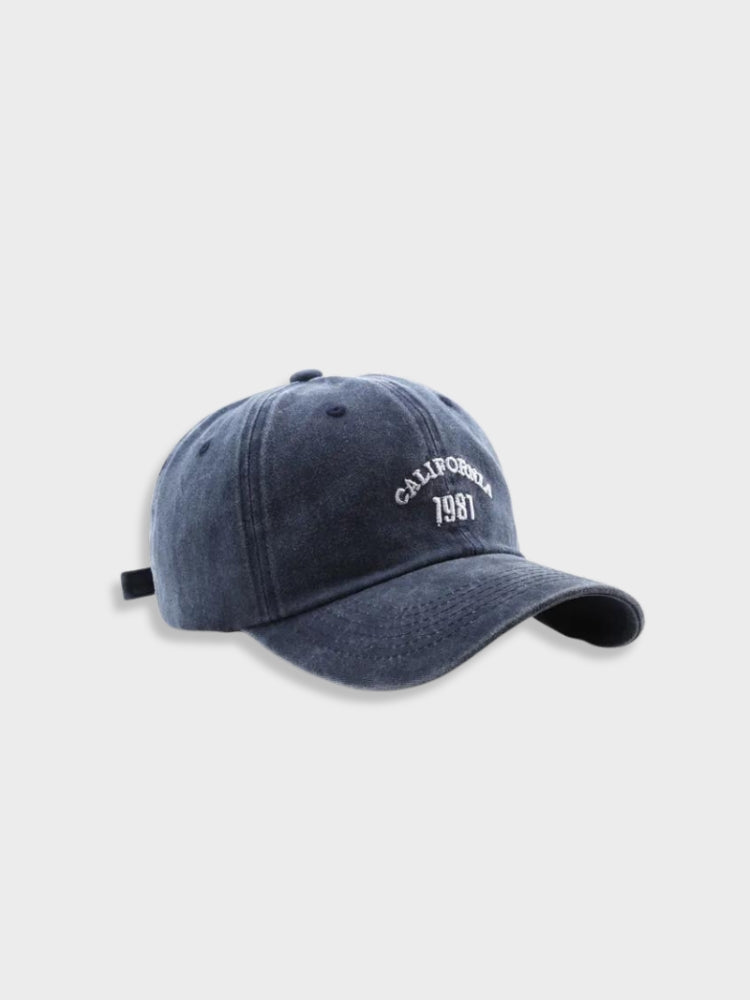 MAROON BASEBALL CAP TIMELESS ACCESSORY CLASSIC DESIGN