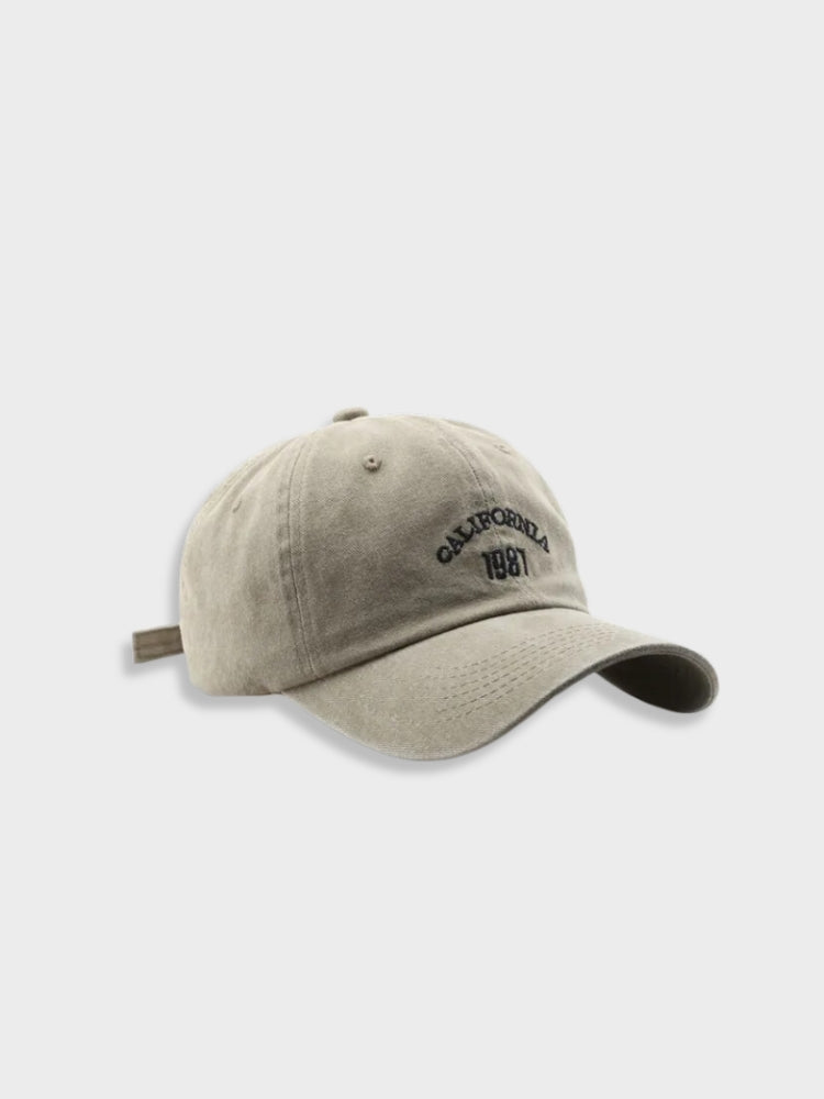 MAROON BASEBALL CAP TIMELESS ACCESSORY CLASSIC DESIGN