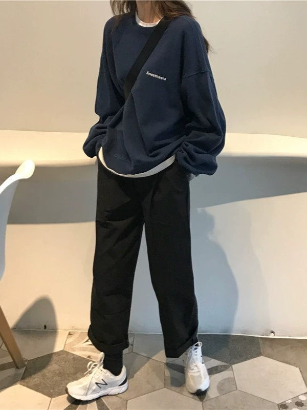 NAVY BLUE OVERSIZED SWEATSHIRT FOR ULTIMATE COMFORT AND LOOSE FIT