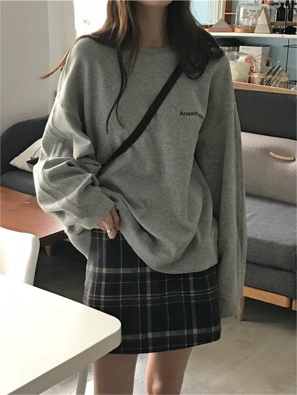 NAVY BLUE OVERSIZED SWEATSHIRT FOR ULTIMATE COMFORT AND LOOSE FIT
