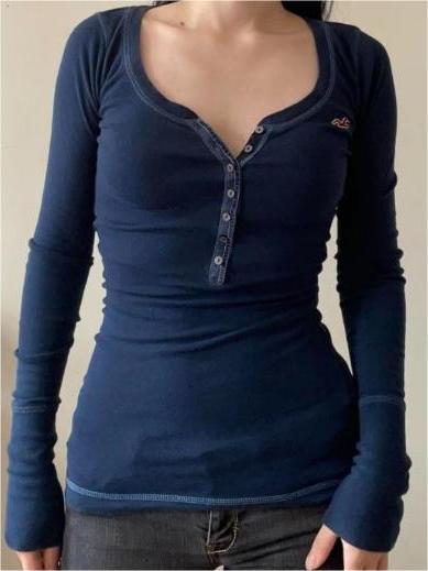 NAVY LONG-SLEEVED BUTTON-UP SHIRT IN VINTAGE NAVY BLUE