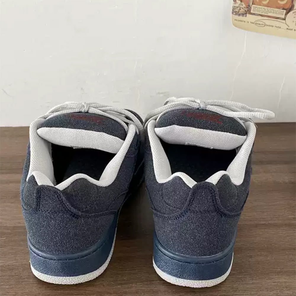 NAVY SKATER SNEAKERS: SKATER CLASSIC PAIR