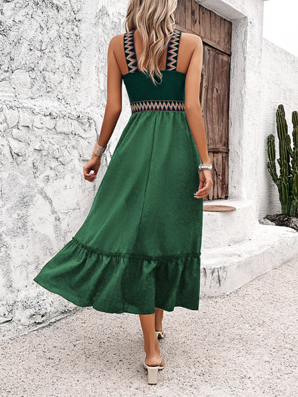 Green sleeveless midi dress with halter neck for elegant high waist fashion