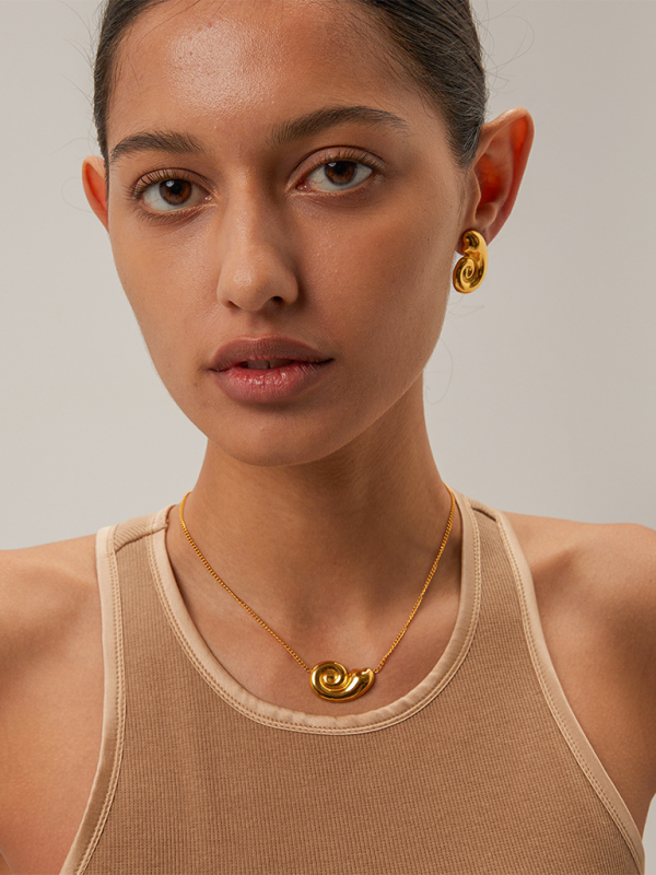 New Summer Beach Ocean Metallic Shell Necklace - Golden yellow / FREESIZE