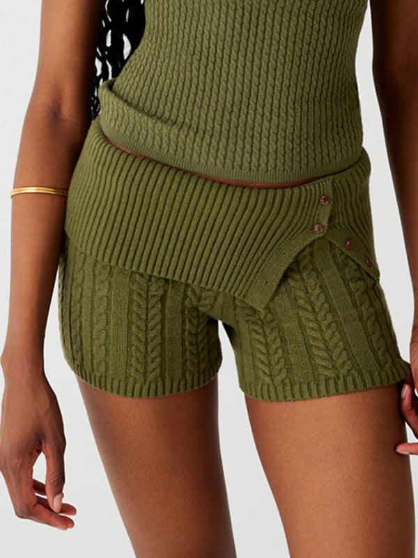 OLIVE GREEN CABLE KNIT SHORTS WITH VINTAGE KNITTED BUTTON SLIT