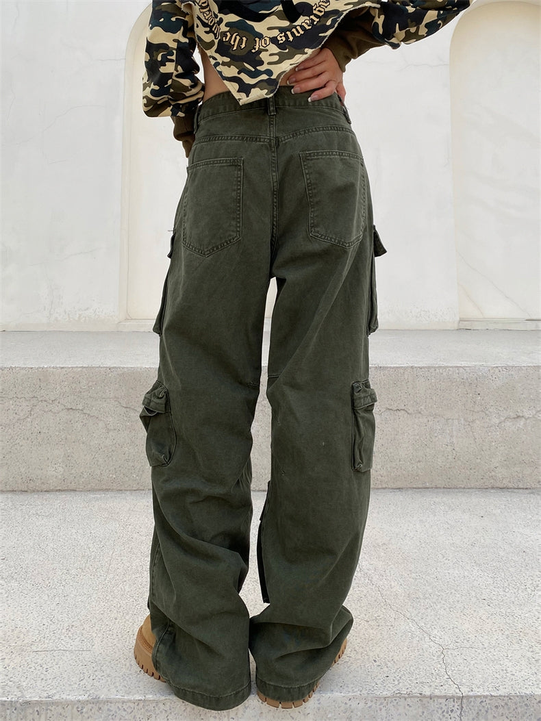 OLIVE GREEN CARGO PANTS WITH MULTIPLE POCKETS AND RELAXED FIT