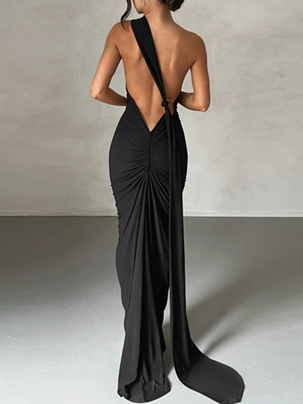 ONE-SHOULDER BACKLESS GOWN WITH SLIM FIT MAXI DESIGN