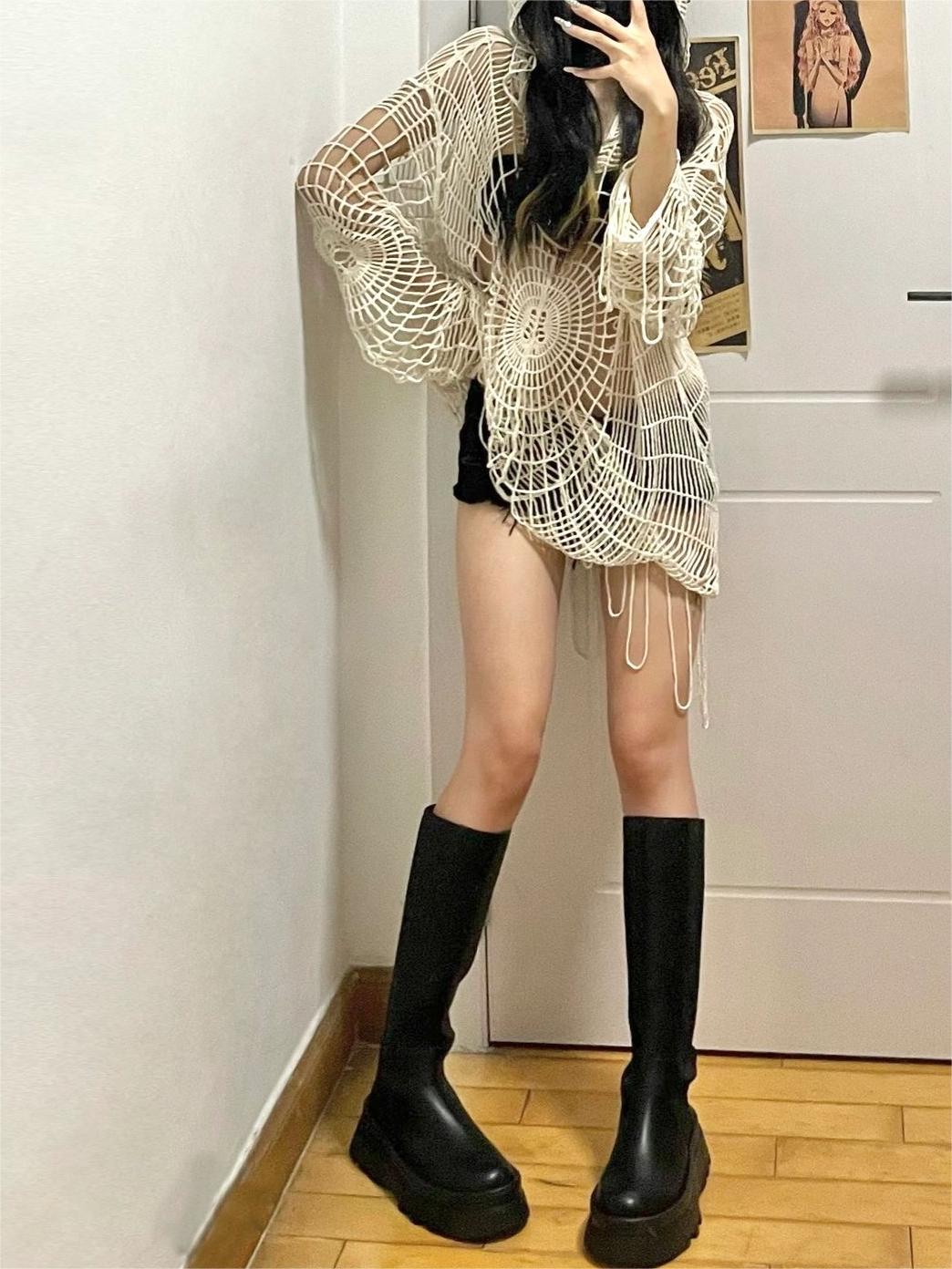 OVERSIZED CROCHETED TOP WITH OPEN CROCHET DESIGN