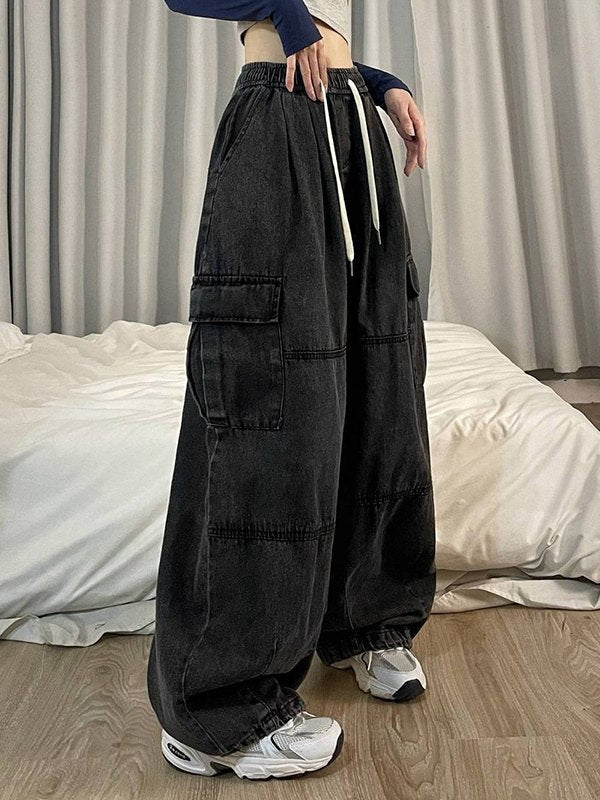 OVERSIZED DENIM CARGO PANTS WITH LOOSE FIT AND CARGO POCKETS