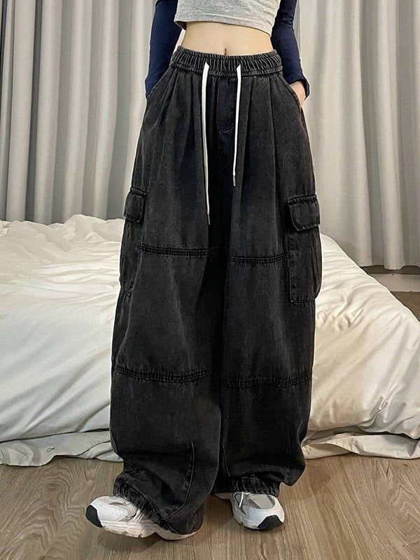 OVERSIZED DENIM CARGO PANTS WITH LOOSE FIT AND CARGO POCKETS