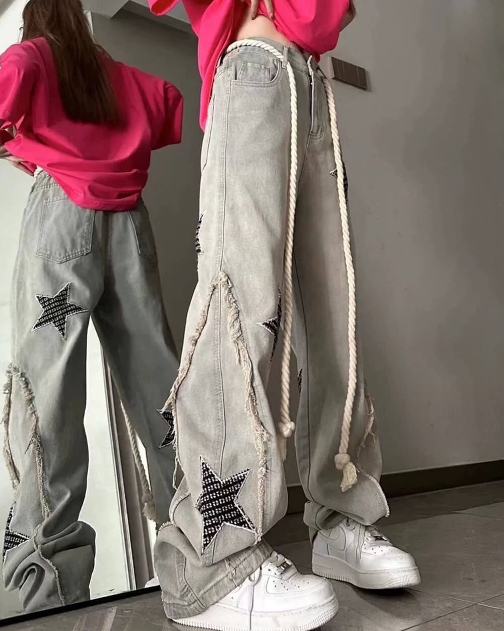 OVERSIZED DENIM JEANS WITH BOLD STAR PATCHES FOR CONTEMPORARY STREETWEAR