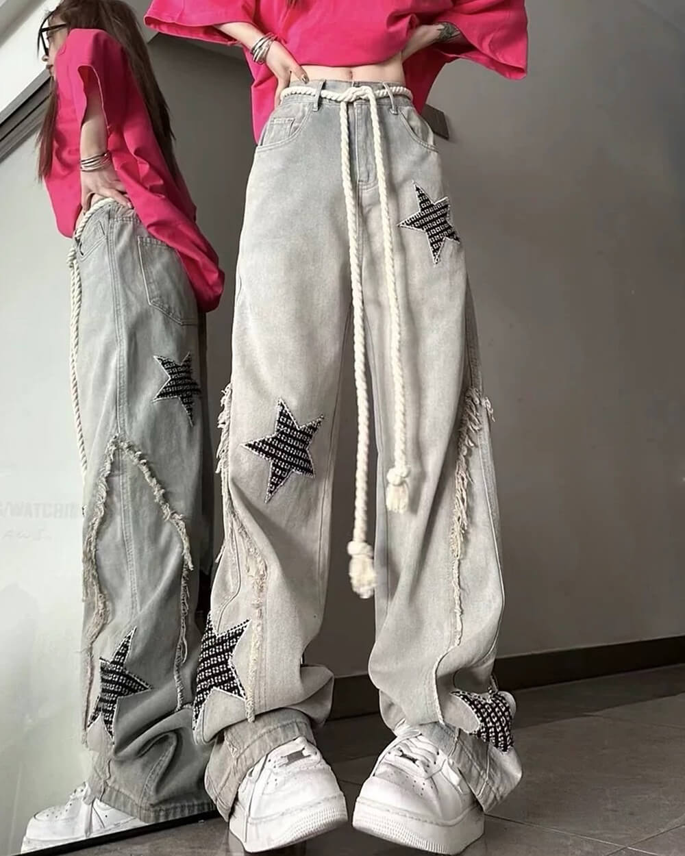 OVERSIZED DENIM JEANS WITH BOLD STAR PATCHES FOR CONTEMPORARY STREETWEAR