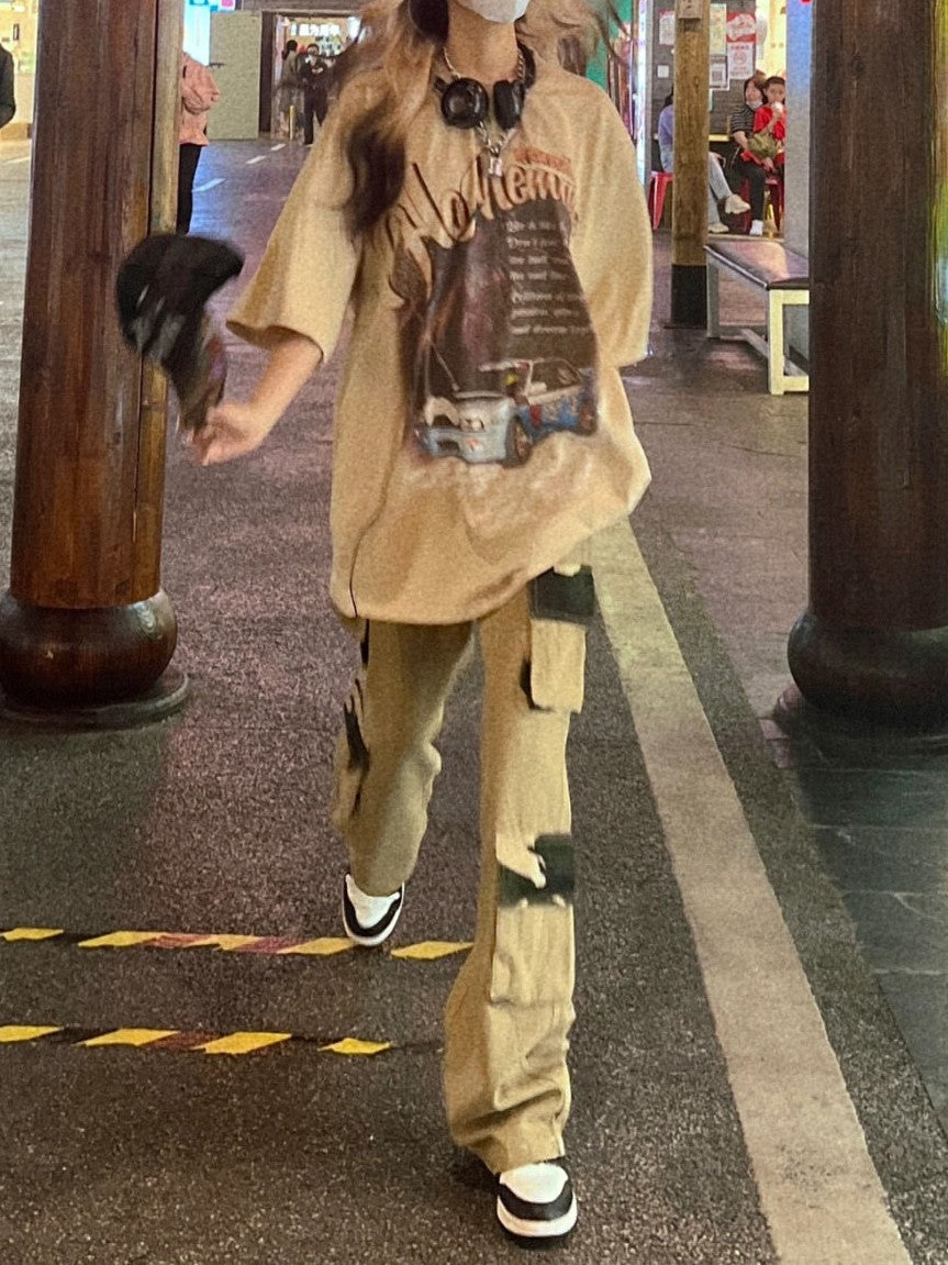 OVERSIZED GRAPHIC TEE AND CARGO PANTS SET WITH HIP HOP OVERSIZE PRINT
