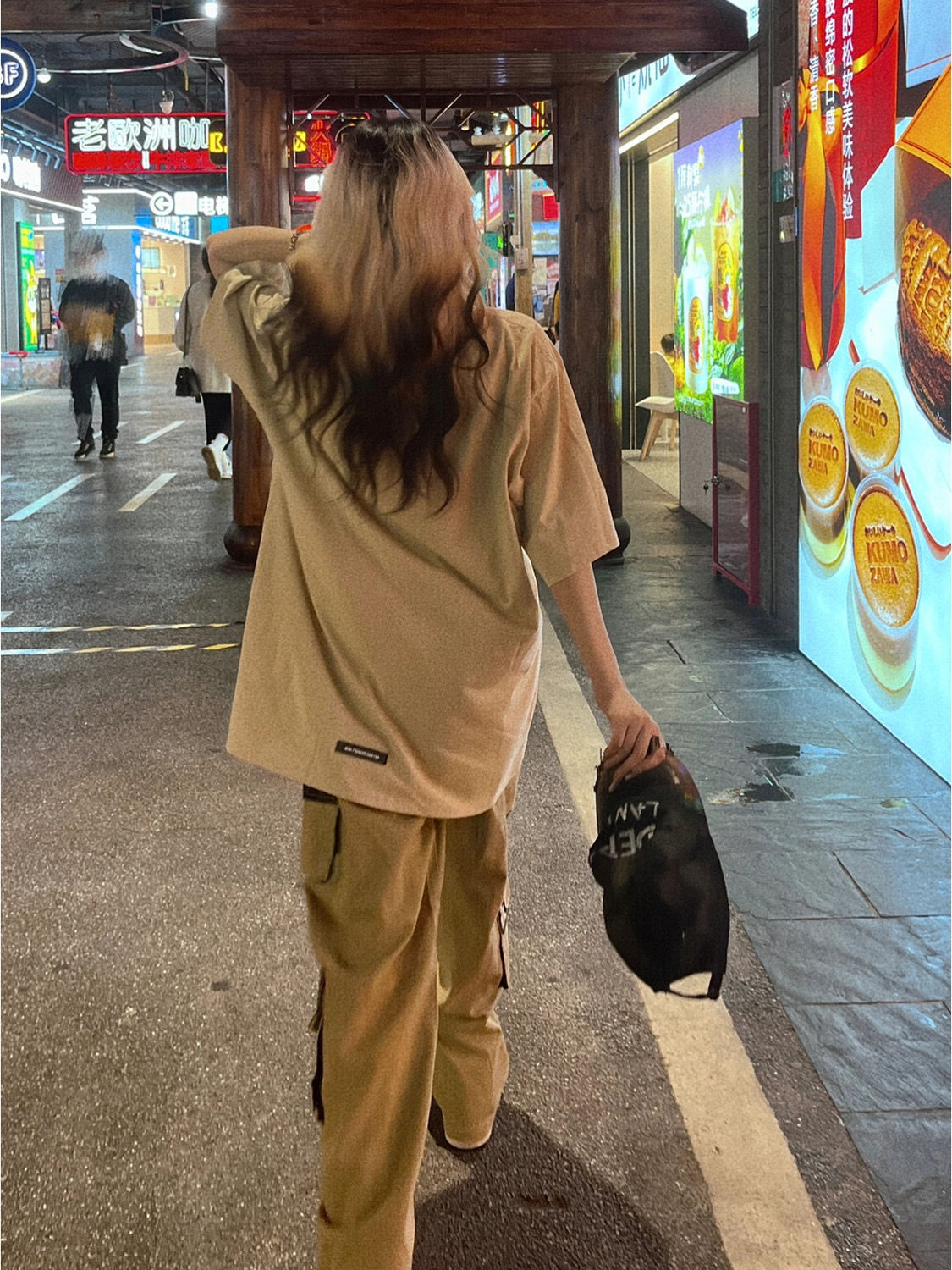 OVERSIZED GRAPHIC TEE AND CARGO PANTS SET WITH HIP HOP OVERSIZE PRINT