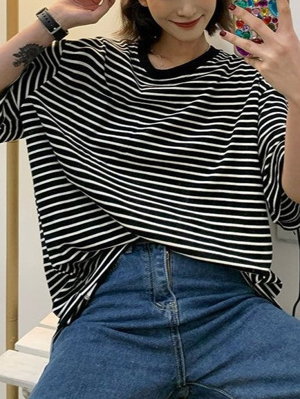 OVERSIZED STRIPED T-SHIRT WITH CLASSIC STRIPE SHORT SLEEVE DESIGN