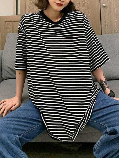 OVERSIZED STRIPED T-SHIRT WITH CLASSIC STRIPE SHORT SLEEVE DESIGN