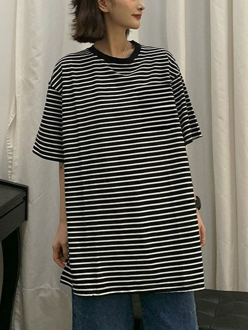 OVERSIZED STRIPED T-SHIRT WITH CLASSIC STRIPE SHORT SLEEVE DESIGN