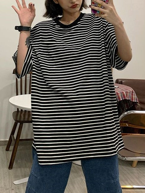 OVERSIZED STRIPED T-SHIRT WITH CLASSIC STRIPE SHORT SLEEVE DESIGN