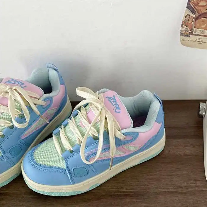 PASTEL SNEAKERS ENCHANTED WITH LIGHT BLUE AND PINK PANELS