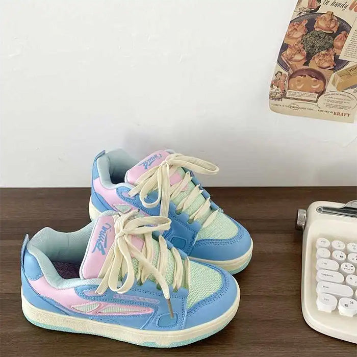PASTEL SNEAKERS ENCHANTED WITH LIGHT BLUE AND PINK PANELS