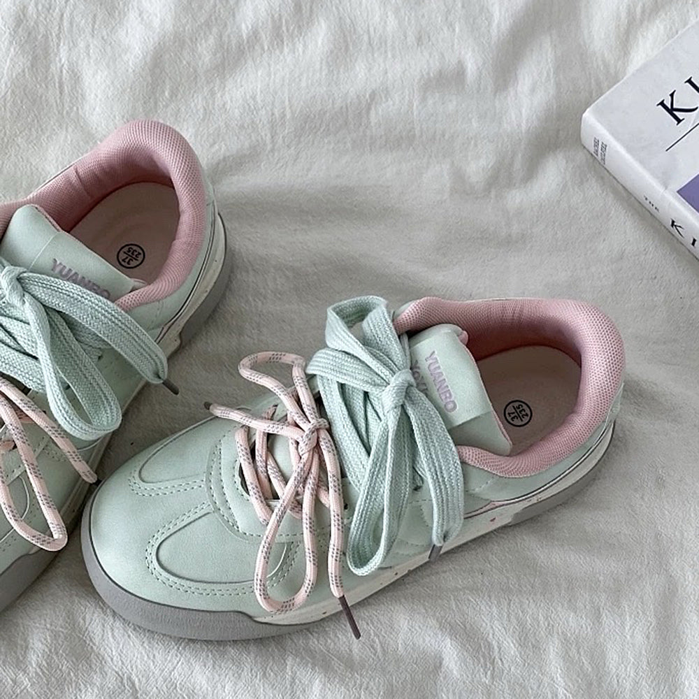 PASTEL SNEAKERS WITH PINK ACCENTS FOR WOMEN