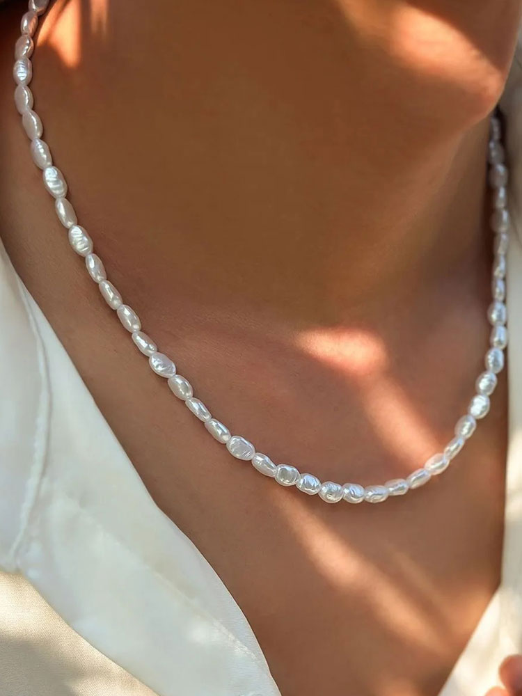 PEARL BEADED NECKLACE ELEGANT DESIGN TIMELESS JEWELRY ACCESSORY