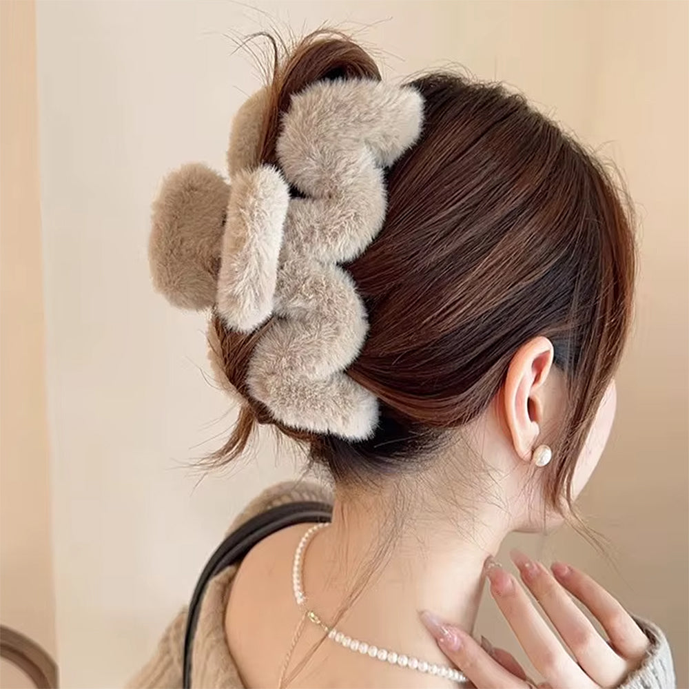 PINK FLUFFY WAVE HAIR CLAW