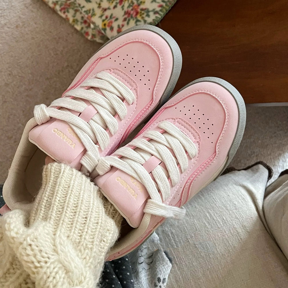 PINK SNEAKERS WITH WHITE LACES FOR WOMEN IN PASTEL PINK