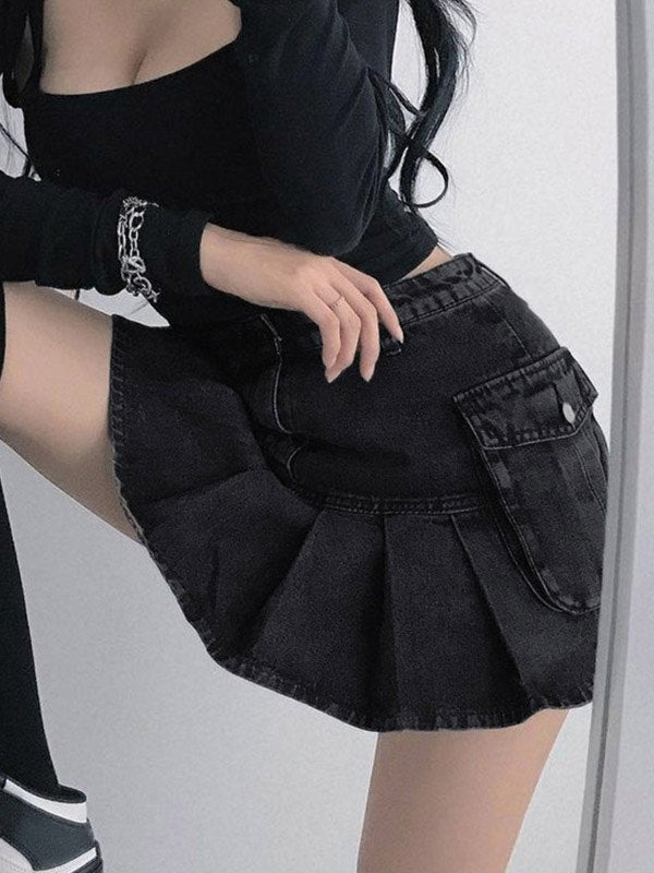 PLEATED DENIM MINI SKIRT IN BLACK - DURABLE DENIM FASHION PIECE