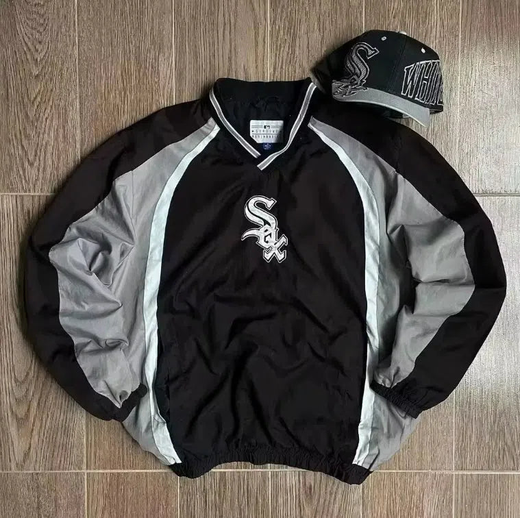 PULLOVER AND HAT SET WITH GOTHIC COTTON BLEND DESIGN