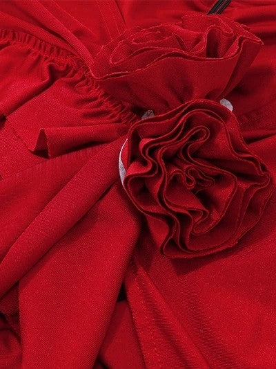 RED FLORAL-ACCENTED LINGERIE SET FOR PLAYFUL STREET STYLE