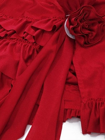 RED FLORAL-ACCENTED LINGERIE SET FOR PLAYFUL STREET STYLE