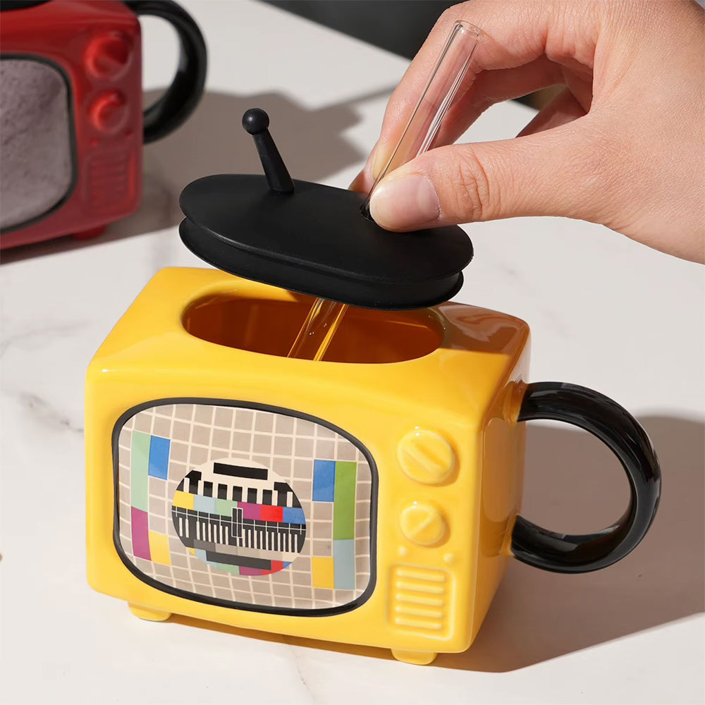 RETRO TELEVISION CERAMIC MUG: VINTAGE TV CERAMIC MUG WITH NOSTALGIC DESIGN