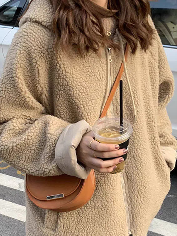 REVERSIBLE LOOSE FIT JACKET - BEIGE HOODED SHERPA-LINED DESIGN