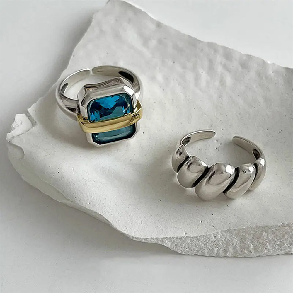 RING AZURE BLUE GEMSTONE ELEGANT GOLD BAND