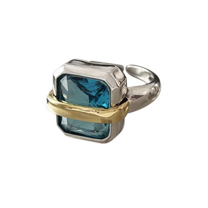 RING AZURE BLUE GEMSTONE ELEGANT GOLD BAND