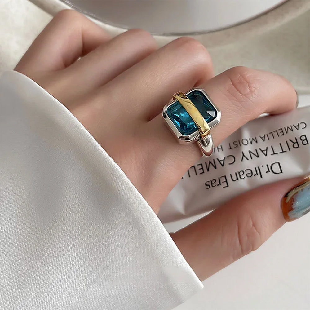 RING AZURE BLUE GEMSTONE ELEGANT GOLD BAND