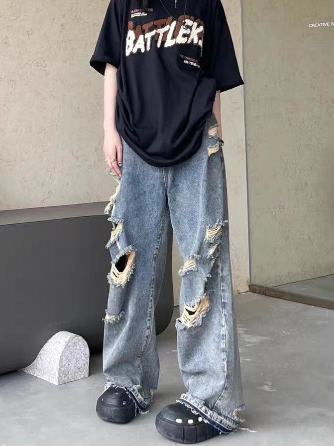 RIPPED BAGGY BLUE JEANS FOR CASUAL STREET STYLE AND TIMELESS COLOR