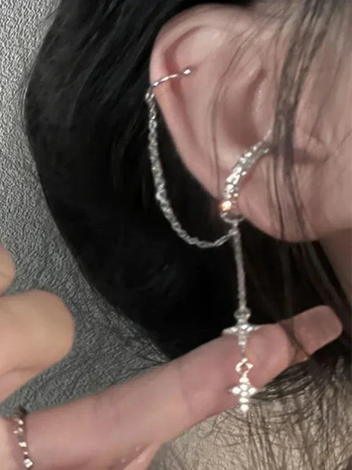 SILVER EAR CUFF WITH STAR CHARMS AND Y2K STAR PENDANT ACCENT