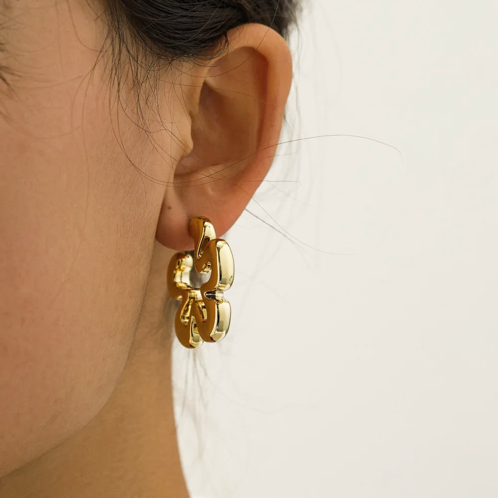 SILVER FLOWER-SHAPED EARRINGS PAIR FOR WOMEN JEWELRY ACCESSORY