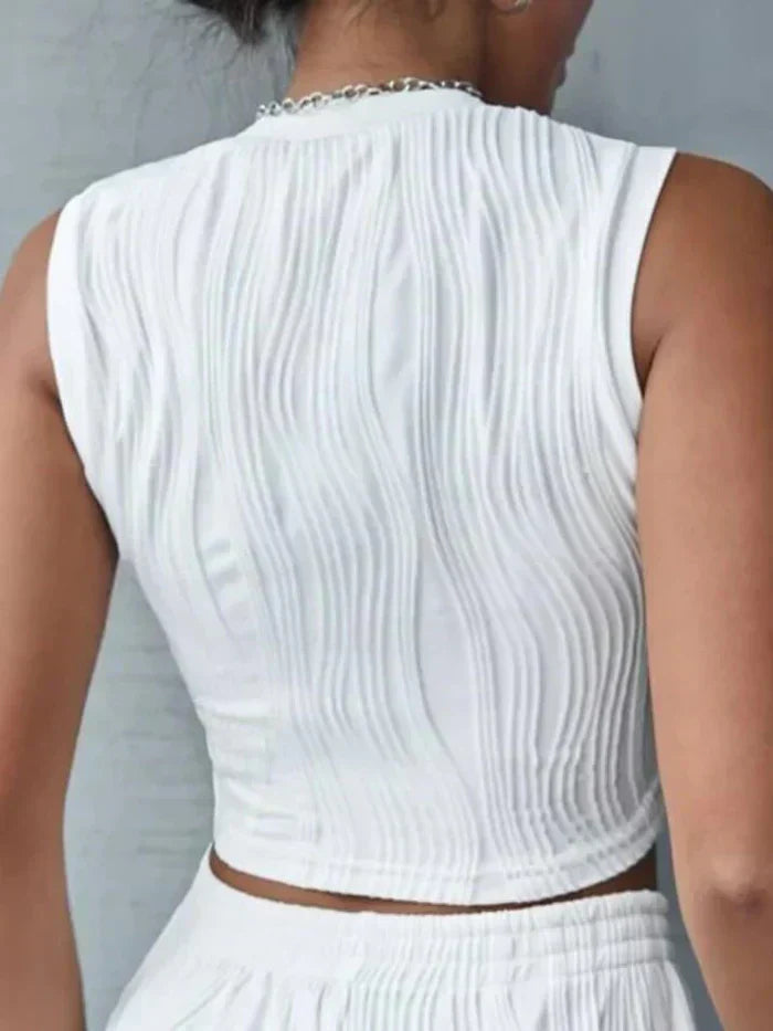 SLEEVELESS CROP TOP - CUTE VINTAGE TIGHT FITTING DESIGN