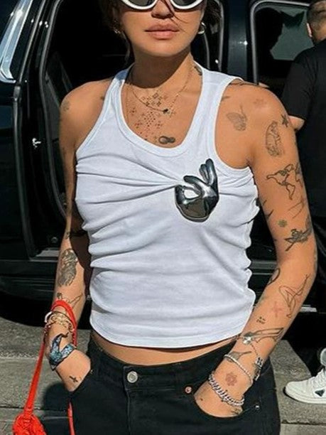SLIM FIT BLACK SLEEVELESS TANK TOP WITH SILVER HAND CLASP - URBAN FLAIR