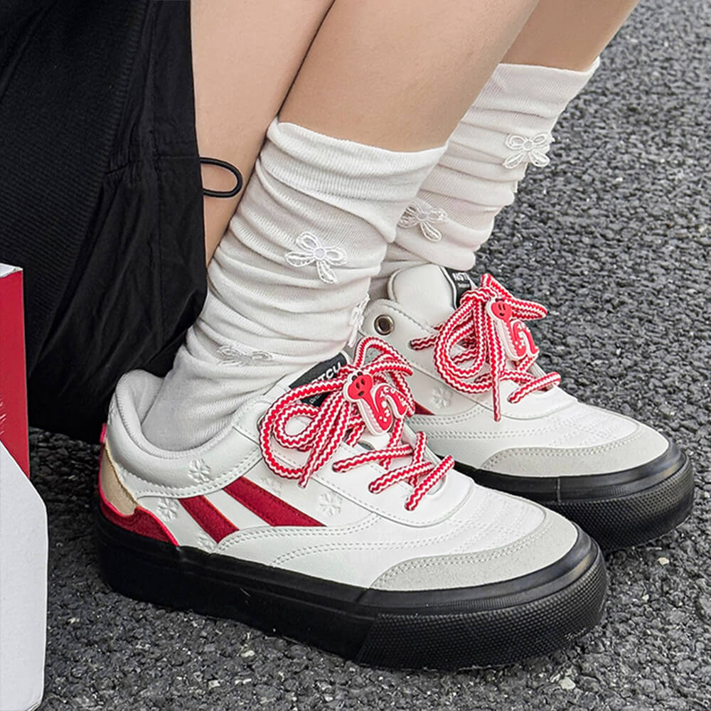 SNEAKERS CHERRYBLOOM LOW TOPS: RED ACCENT LOW TOPS